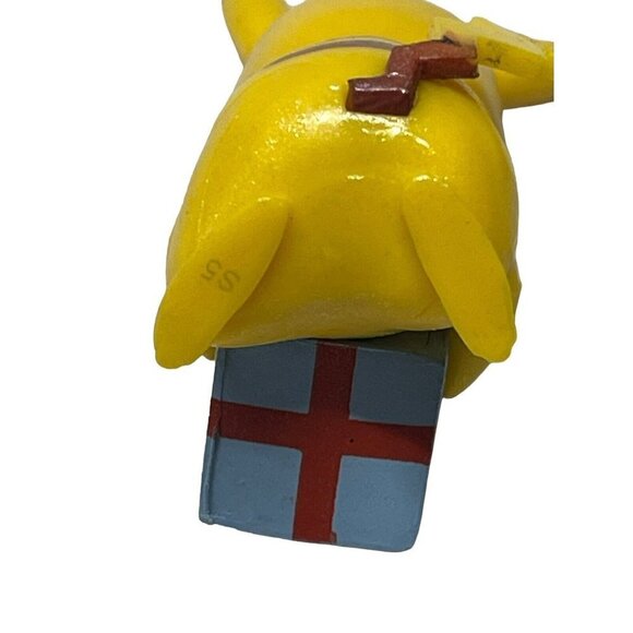 Pikachu Holding A Present Figure 2021 Jawares - Picture 6 of 7